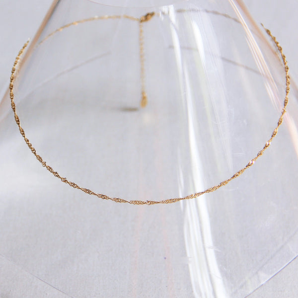 Dainty Twist Necklace